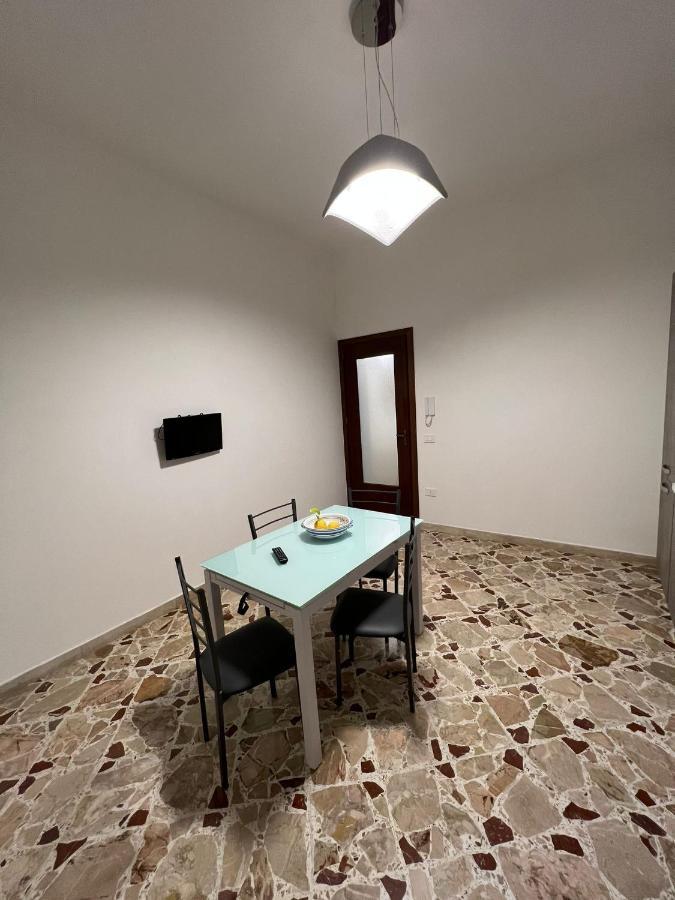 A Due Passi Dal Centro Villa Marsala Buitenkant foto