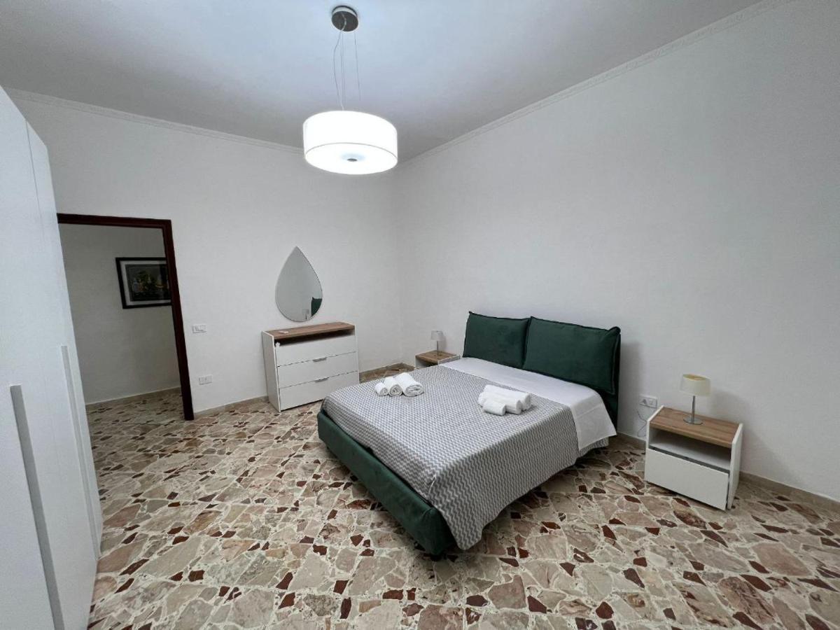 A Due Passi Dal Centro Villa Marsala Buitenkant foto